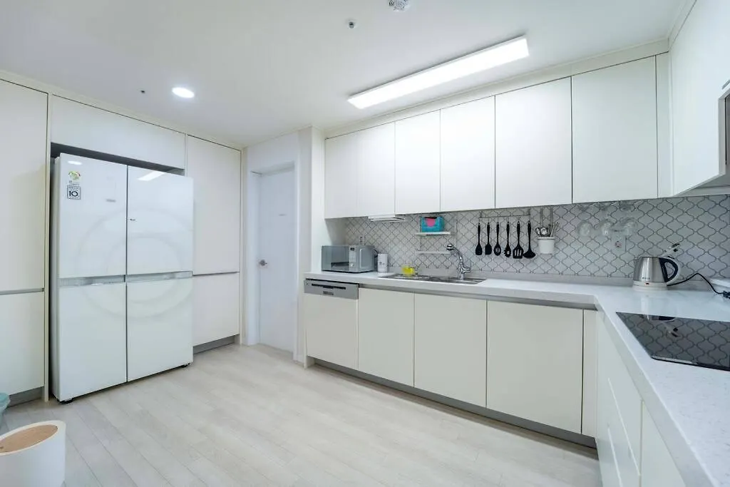 Haeundae Chocho Stay 2 Busan Apartment