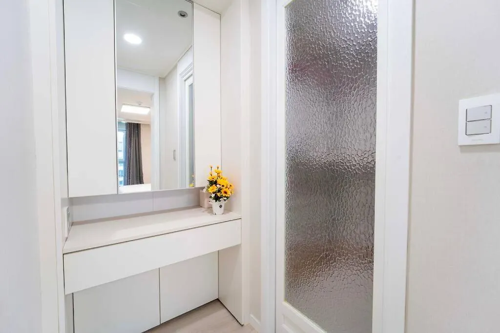 Haeundae Chocho Stay 2 Busan Apartment